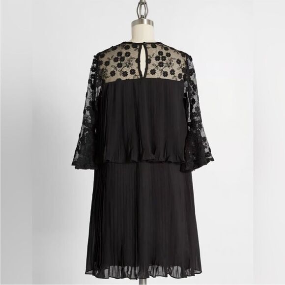 Modcloth Forever Unique Dauntless Dahlias Tiered Mini Dress Pleated Black 8 NWT - Picture 2 of 11